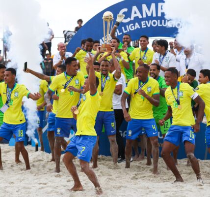 LIGA EVOLUÇÃO DE BEACH SOCCER. BRASIL. PENTACAMPEÃO. 2017. 2018. 2019. 2022. 2025.