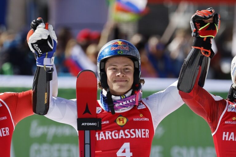 LUCAS PINHEIRO. CAMPEÃO. SLALOM. COPA DO MUNDO.
