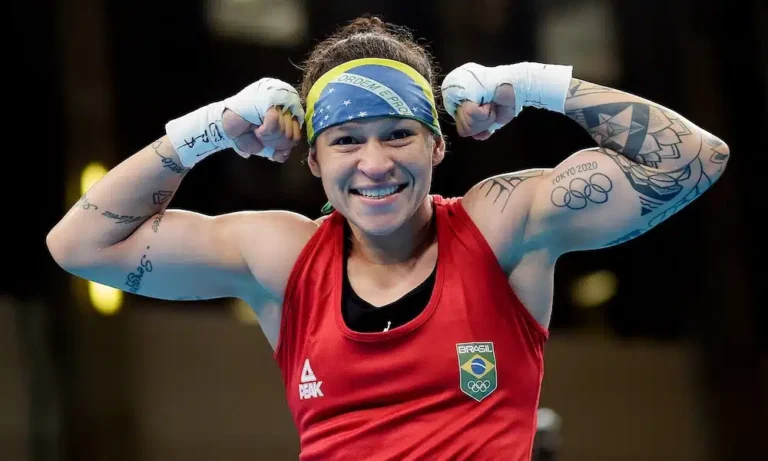 BIA FERREIRA. BOXE. CAMPEÃO BRASILEIRO.
