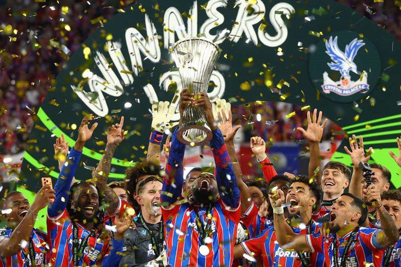 CONFERENCE LEAGUE. FINAL. JOGO ÚNICO. PARTIDA ÚNICA. CRYSTAL PALACE. INGLATERRA. CAMPEÃO. RAYO VALLECANO. ESPANHA. VICE-CAMPEÃO.