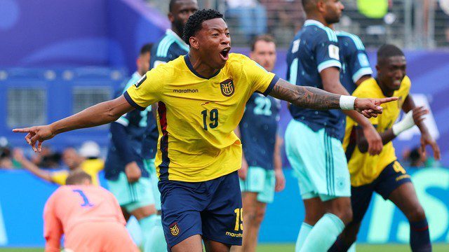 COPA DO MUNDO DE 2026. PRIMEIRA FASE. TERCEIRA RODADA. GRUPO E. ALEMANHA. PRIMEIRA COLOCADA. CLASSIFICADA. 6 PONTOS. 2 VITÓRIAS. +6 GOLS DE SALDO. VENCEU O CONFRONTO DIRETO CONTRA COSTA DO MARFIM. SEGUNDA COLOCADA. CLASSIFICADA. 6 PONTOS. 2 VITÓRIAS. +2 GOLS DE SALDO. EQUADOR. TERCEIRO COLOCADO. 4 PONTOS. CURAÇAO. QUARTO COLOCADO. 1 PONTO. ELIMINADO.