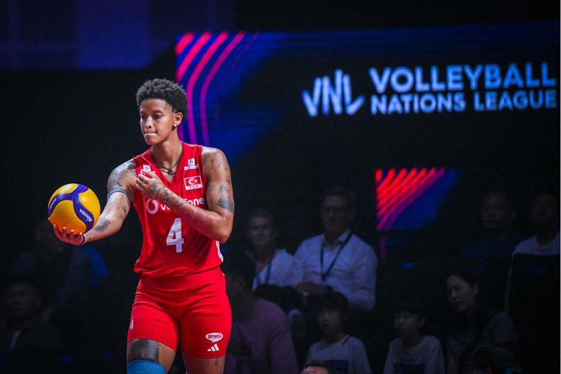 LIGA DAS NAÇÕES DE VÔLEI. FEMININO. SEMIFINAL. TURQUIA. CLASSIFICADA. CHINA. ELIMINADA. DECISÃO DO TERCEIRO LUGAR. QUARTO LUGAR. ITÁLIA. CONTRA. CHINA. FINAL. BRASIL. CONTRA. TURQUIA.