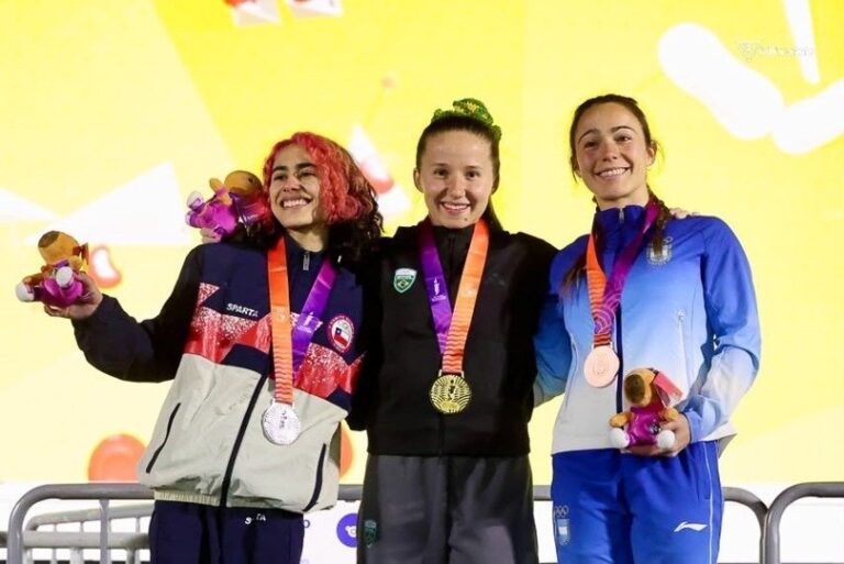 ANJA KÖHLER. MEDALHA DE OURO. BOULDER.