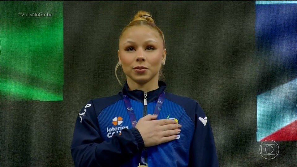 FLÁVIA SARAIVA. REBECA ANDRADE. GINÁSTICA. TRAVE. MEDALHA DE OURO.