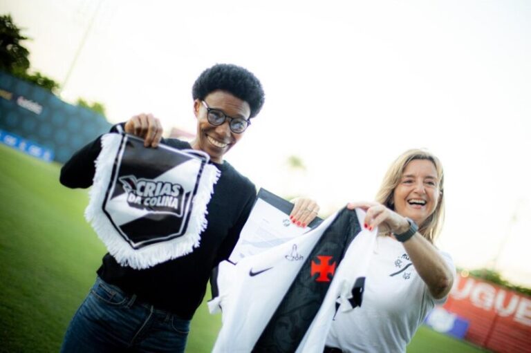 VASCO-RJ. FUTEBOL FEMININO. MODELO.