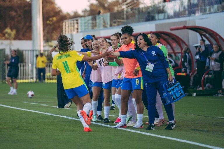 COPA DO MUNDO SU-17 DE 2026. SEDE. MARROCOS. FUTEBOL FEMININO. PRIMEIRA FASE. TERCEIRA RODADA. GRUPO C. BRASIL. CLASSIFICADO. 7 PONTOS. PRIEMRIO COLOCADO. NORUEGA. QUARTA COLOCADA. ELIMINADA. 3 PONTOS.
