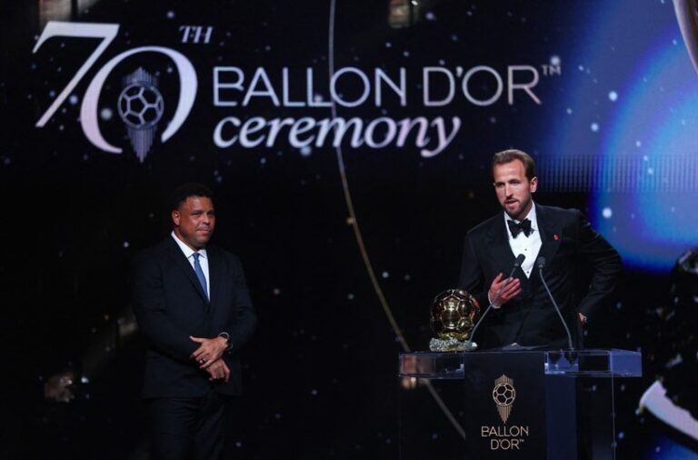 HARRY KANE. BOLA DE OURO.